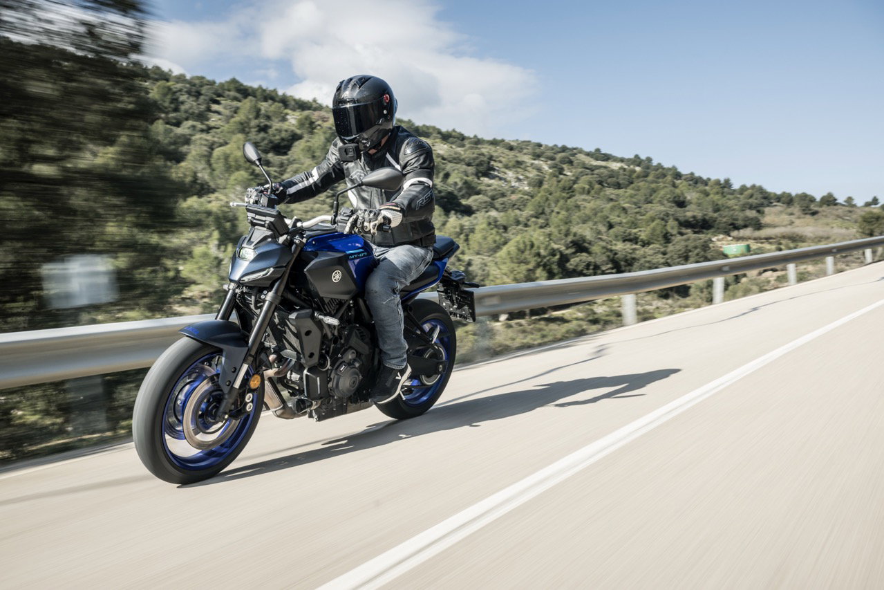 Yamaha MT-07 (2025) Review: Both Manual and MT-07 Y-AMT Tested